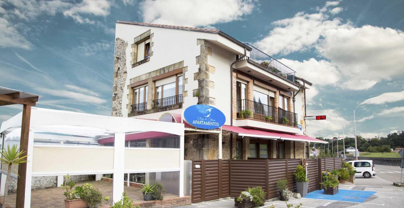 Apartamentos Playa De Cobreces Luaran gambar